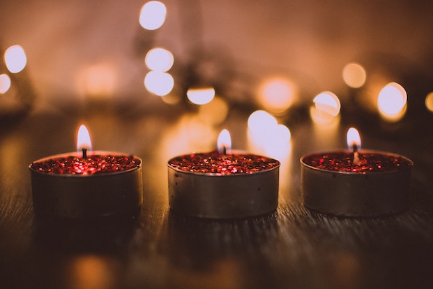 Holiday candles